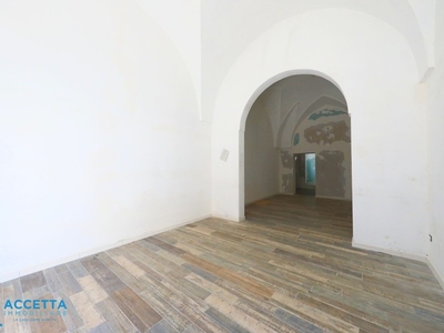Immobile commerciale in Affitto a Taranto, zona Talsano, 650€, 73 m²