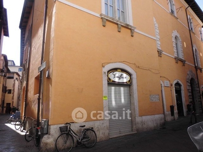 Negozio/Locale commerciale in Affitto in Corso Vecchio, Terni, TR 113 a Terni