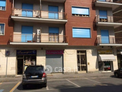 Negozio/Locale commerciale in Affitto in Via Brenta 10 a Rivoli