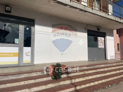 Negozio/Locale commerciale in Affitto in Via Cantagallo 29 a Aci Sant'Antonio