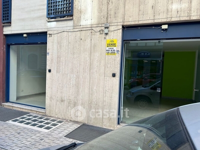 Negozio/Locale commerciale in Affitto in Via Marcello Celentano 13 a Bari