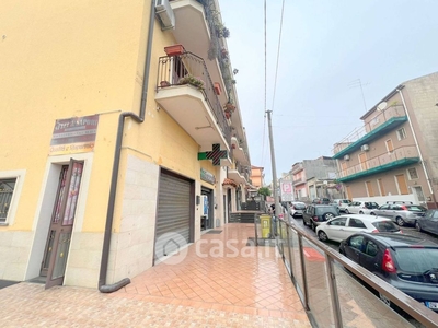 Negozio/Locale commerciale in Affitto in Via San Nicolò a Aci Catena