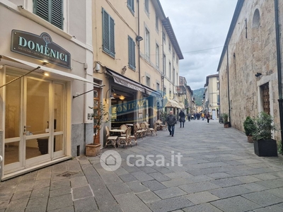 Negozio/Locale commerciale in Affitto in Via Vittorio Emanuele 143 a Camaiore