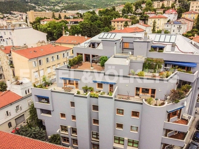 Prestigioso appartamento di 308 m² in vendita Via Domenico Rossetti, Trieste, Friuli Venezia Giulia