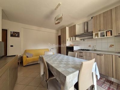 Trilocale in Affitto a Catanzaro, zona Lido Porto, 1'300€, 75 m², arredato