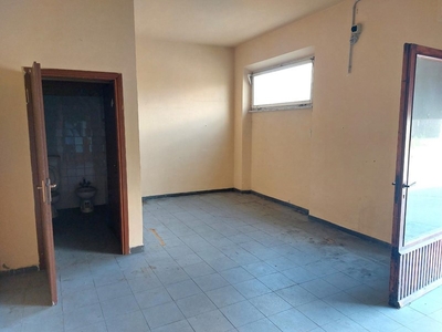 Ufficio in Affitto a Pisa, 500€, 37 m²