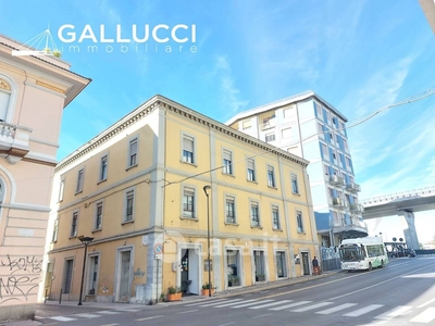 Ufficio in Affitto in Piazza Giuseppe Garibaldi a Pescara
