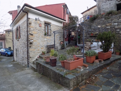 Vendita Casa Semindipendente in Borgomaro