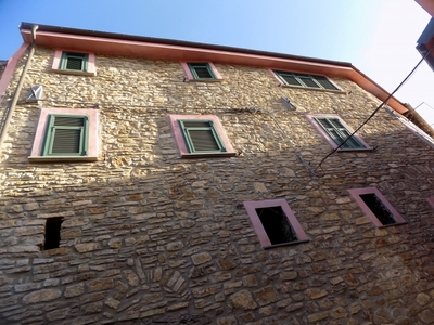 Vendita Casa Semindipendente in Cesio