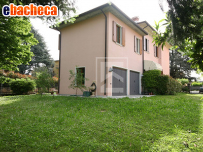 Villa a Prevalle di 385..