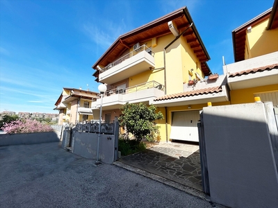 Villa a Schiera in vendita a Città Sant'Angelo