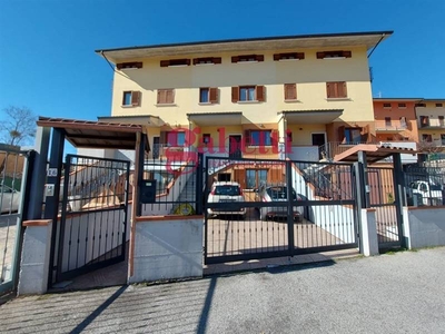 Villa a schiera in Via Gabriele Rossetti in zona Torrione a L'Aquila