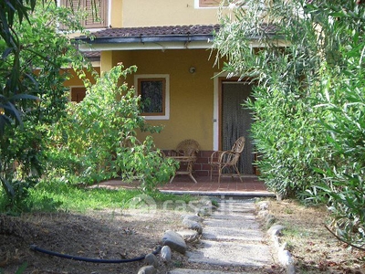 Villa in Affitto in Viale Mediterraneo a Cassano all'Ionio