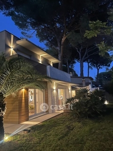 Villa in Affitto in Viale Milano 30 a Cervia