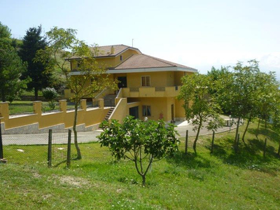 Villa in vendita a Brittoli - Zona: Cona