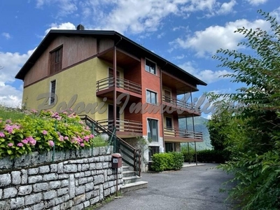 Villa in vendita a Casazza