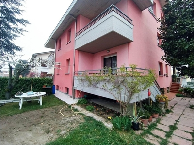 Villa in vendita a Collecchio