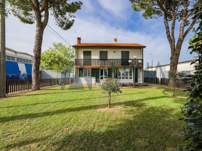 Villa in vendita a Forlimpopoli