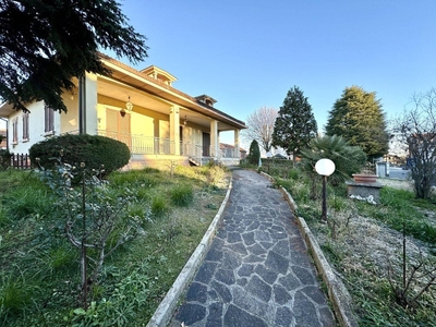 Villa in vendita a Lesignano De' Bagni