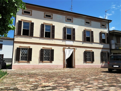 Villa in vendita a Novi di Modena - Zona: Novi di Modena - Centro