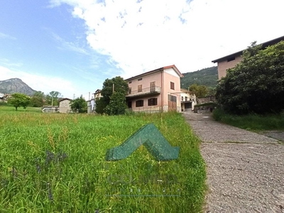 Villa in vendita a Pianico