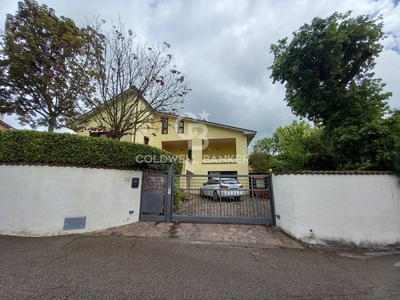 Villa in vendita a Viterbo - Zona: Teverina