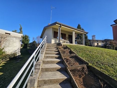 Villa, MAJANO