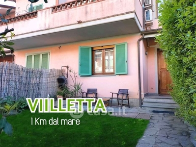 Villetta a schiera in Affitto in Via Antonio Gramsci a Forte dei Marmi