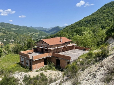 rustico / casale in vendita a Cerreto di Spoleto