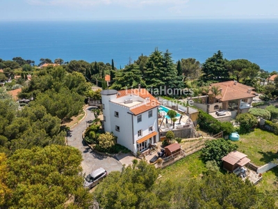 Villa vista mare a Cipressa