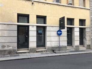 Affitto Attività commerciale, in zona CENTRO STORICO, MANTOVA