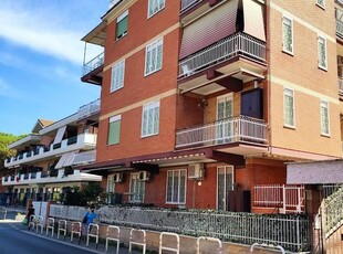 Ampio Trilocale con balcone - Via Giovanni Prati
