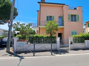Appartamento in Affitto a Rosignano Marittimo Via Raffaello Sernesi,
