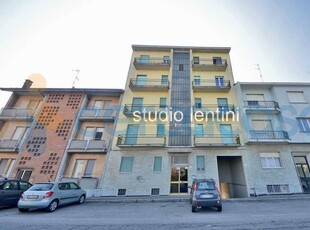 Appartamento Trilocale in ottime condizioni, in vendita in Strada Vecchia Per Vercelli, Casale Monferrato