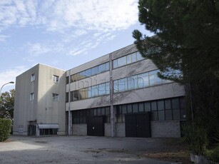 Capannone in vendita a Cernusco Sul Naviglio