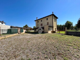 Casa indipendente in vendita