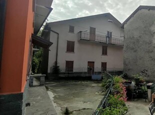 Casa indipendente in vendita a Locatello