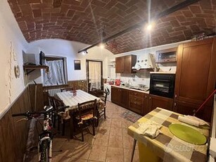 CASA SEMI INDIPENDENTE IN CORTE COMUNE