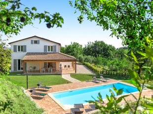 Casa a Sant\'angelo In Pontano con piscina, giardino e barbecue
