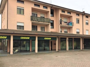 Negozio / Locale in affitto a Borgo Virgilio