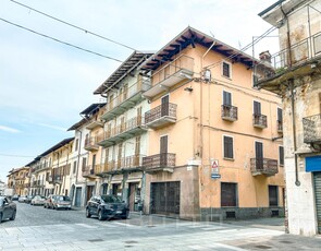 Palazzo in vendita a Gattinara