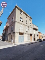 Palazzo Via Roma 18,20 - Via Marvasi - Via Silvio Pellico ZONA SEMICENTRALE 10 vani 0mq