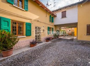 Porzione di casa con ingresso indipend. e Garage