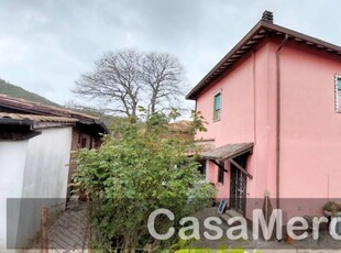 Quadrilocale con cucina abitabile, balcone e 2 posti auto