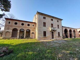 Rustico in Vendita a Vicenza San Bortolo - Ospedale - Piscine
