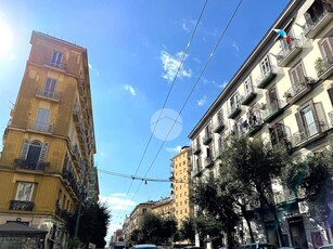 Trilocale in vendita a Napoli, Corso Garibaldi