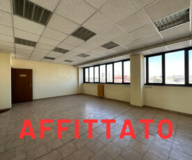 Ufficio / Studio in affitto a Corsico