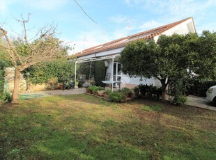 Villa a schiera Ardea via orsa maggiore 22, Colle Romito, Ar