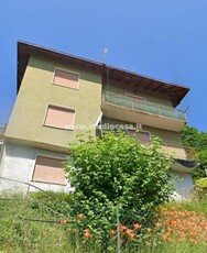 Villa bifamiliare in vendita a Rota D'Imagna