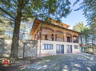 VILLA CON GIARDINO IN VENDITA AD ANGHIARI, VALTIBERINA TOSCANA